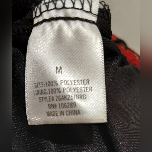 NWT Francesca's Red Flower Top - Picture 12 of 12